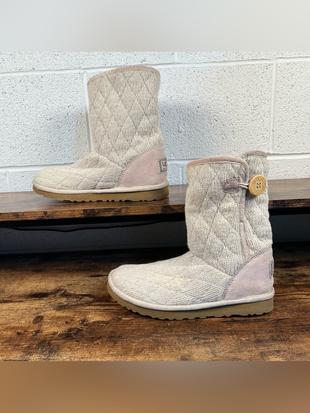 Ugg Boots Mountain Quilted Beige Short Boot Knit Button Side Women's 7 - Picture 2 of 11